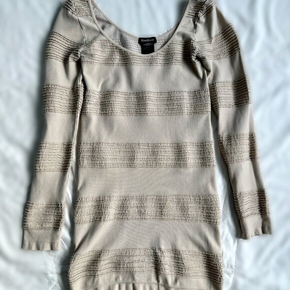 Bebe short body cone dress long sleeve - Picture 2 of 3